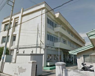 ルミエール上尾 中学校：上尾中学校　809m