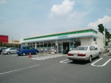 ベルエール大宮盆栽町 コンビ二：ファミリーマート　324m
