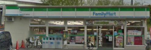 パラシオンプラザ コンビ二：ファミリーマート　270m
