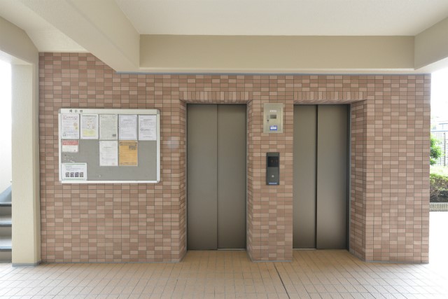グランフェスタ宮原フィオーレ エレベーター1.jpg