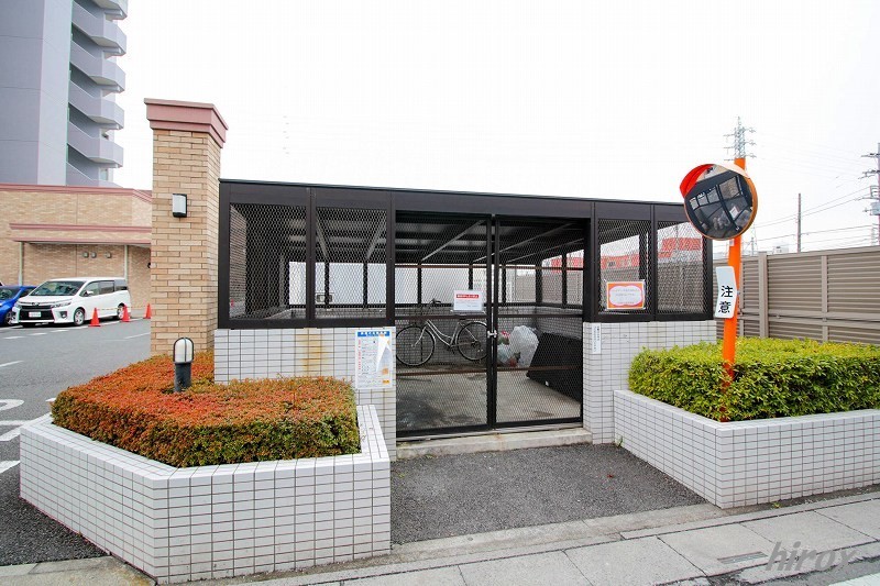 パティオタワー大宮 ゴミ集積場.jpg