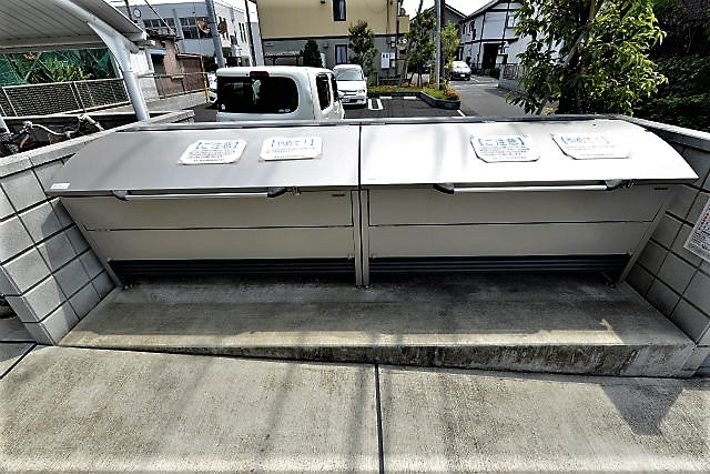 カーサ　ピアチェボーレⅡ ゴミ集積場 (1).jpg