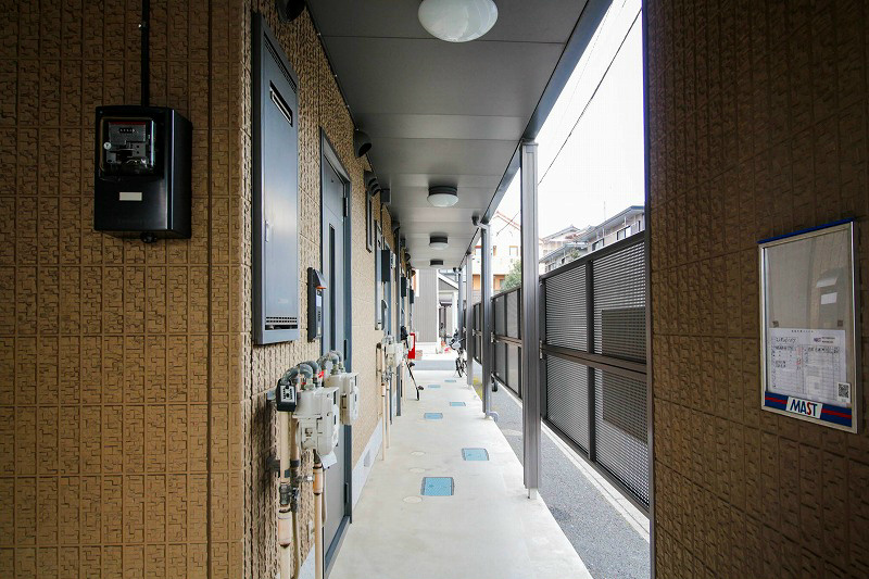エレガントハイツ 外通路.jpg