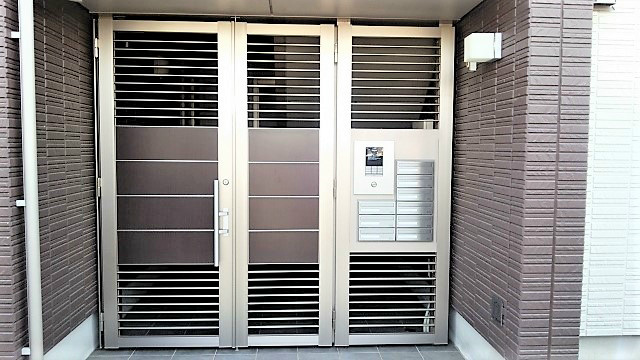 Grace(グレイス) 建物出入り口付近.jpg