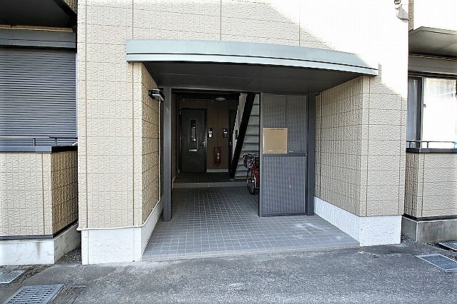 フォレストビレッジA 建物出入口付近 .jpg