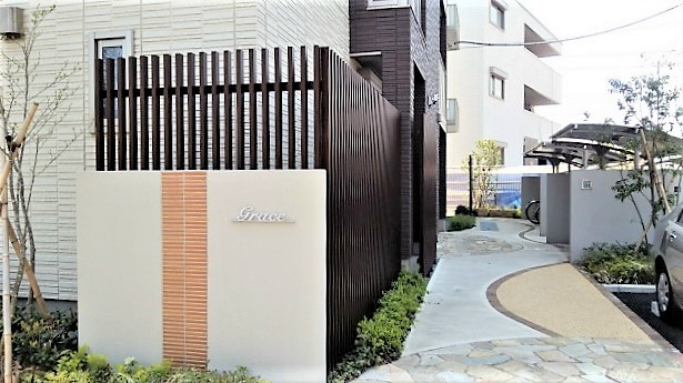 物件名・建物北側ポーチ.jpg