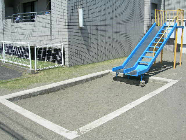 第三葵マンション 遊具.jpg