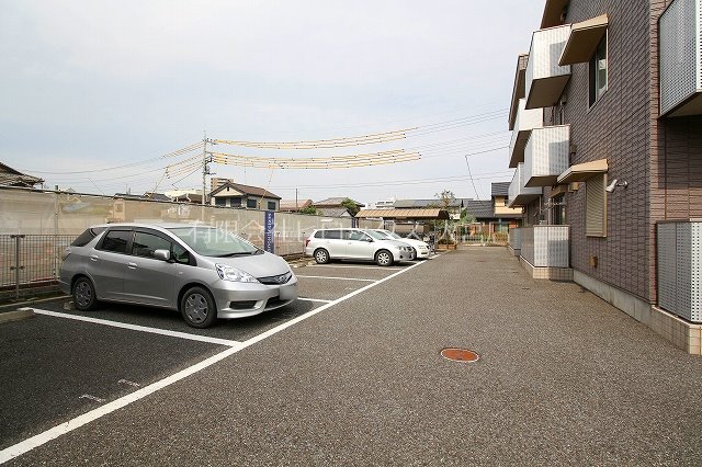 レジデンス・ハニー 駐車場 (2).jpg