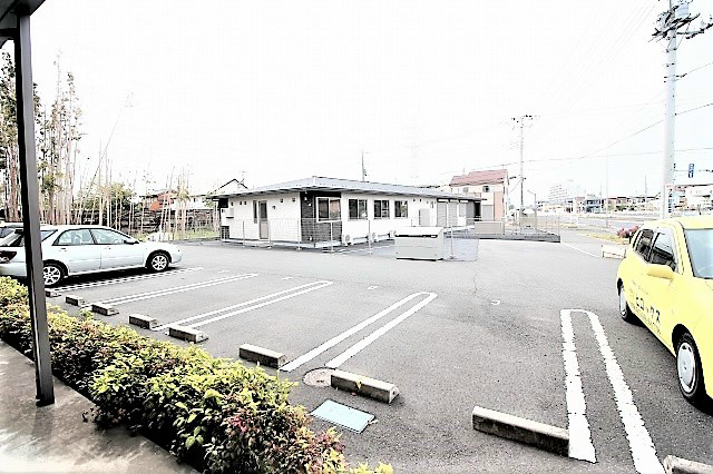 駐車場 南側デイサービスセンター .jpg
