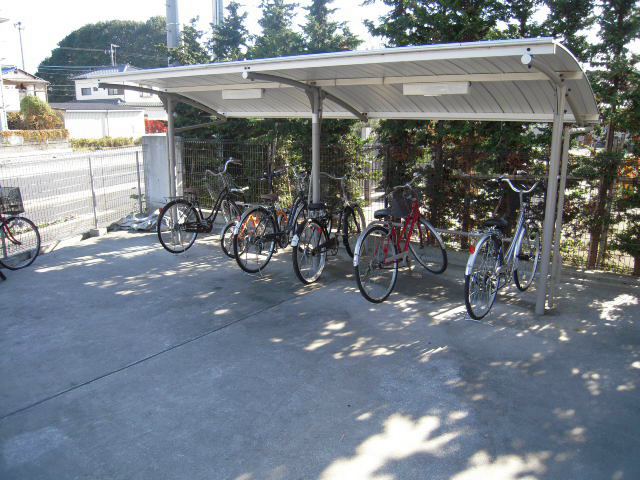 MK・Villa 駐輪場 2013年12月.jpg