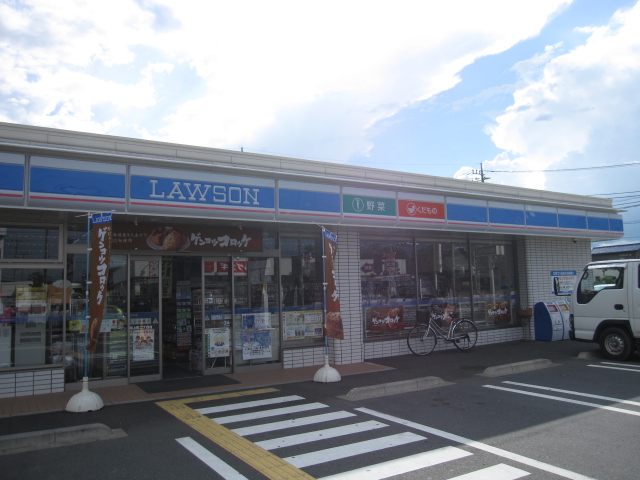 コニファー春日 コンビ二：ローソン上尾上野2丁目店　255m